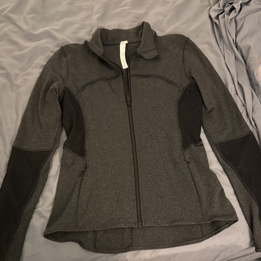 Lululemon size 10 woman’s active jacket